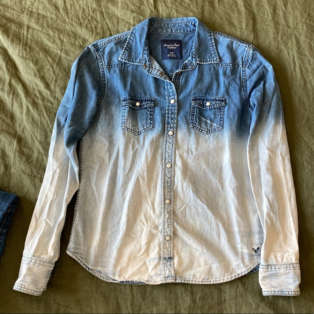 American Eagle M dip bleached denim shirt